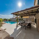 Luxury With A Swimming Pool Mocici, Dubrovnik - 14900 *