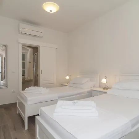 Luxury With A Swimming Pool Mocici, Dubrovnik - 14900 Čilipi