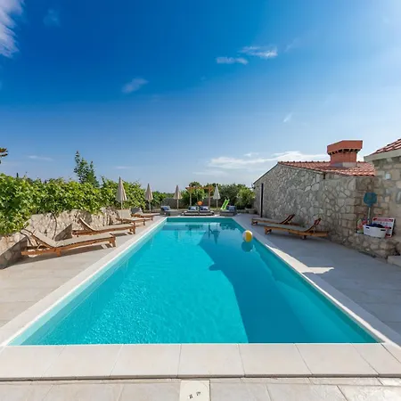 Luxury With A Swimming Pool Mocici, Dubrovnik - 14900 * Чилипи