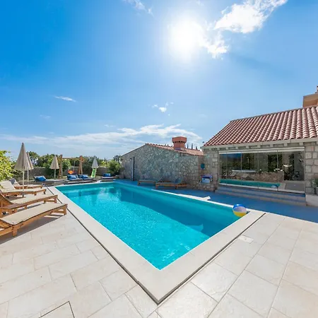 Luxury With A Swimming Pool Mocici, Dubrovnik - 14900 * Чилипи