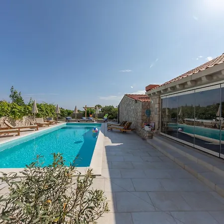 Luxury With A Swimming Pool Mocici, Dubrovnik - 14900 *