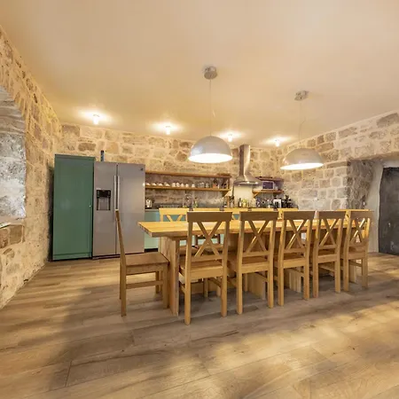 Вилла Luxury With A Swimming Pool Mocici, Dubrovnik - 14900 Чилипи