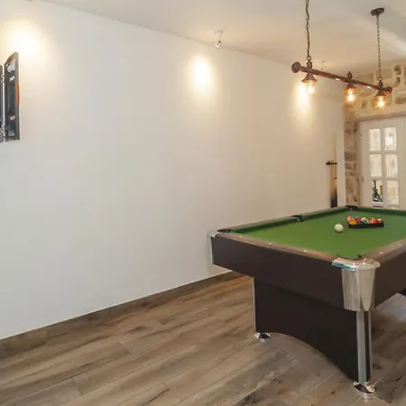 Luxury With A Swimming Pool Mocici, Dubrovnik - 14900 *