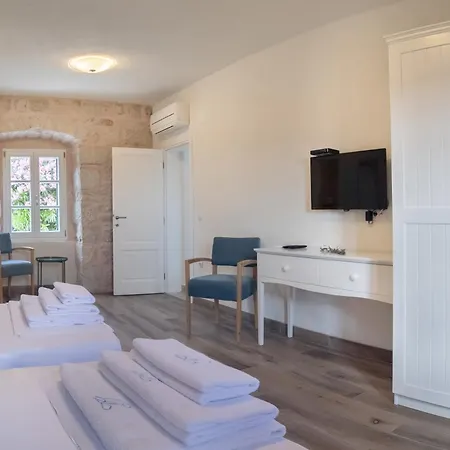 Luxury With A Swimming Pool Mocici, Dubrovnik - 14900 Villa Cilipi