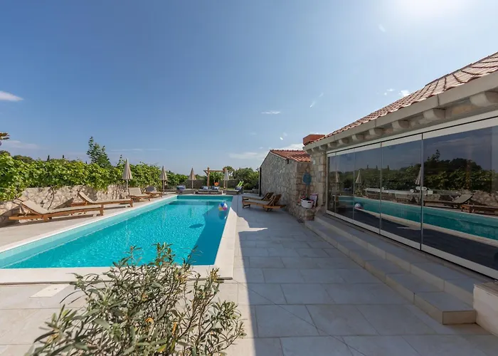 Luxury With A Swimming Pool Mocici, Dubrovnik - 14900 *